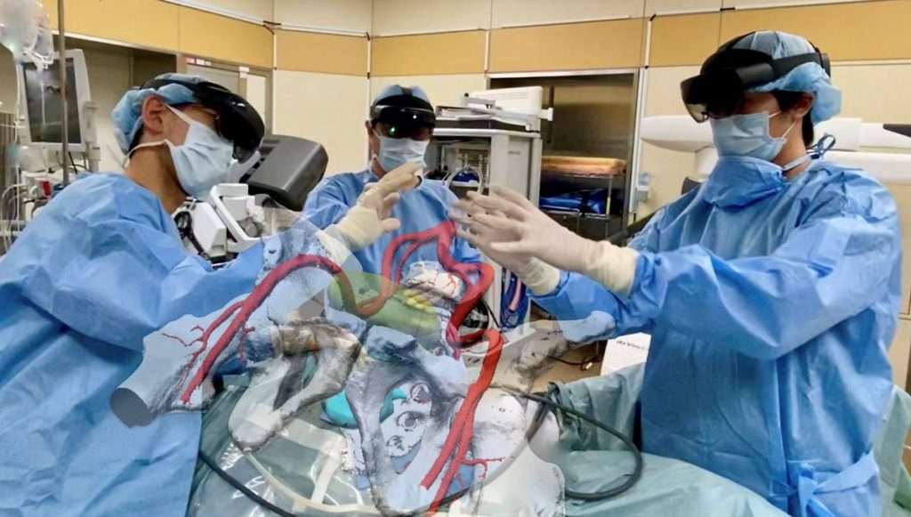 Holoeyes in Surgery